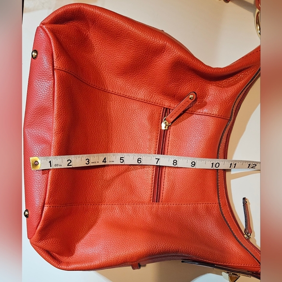 Orange leather Tignanello 12" X 9" purse with 18" adjustable strap (c1) - Picture 11 of 14